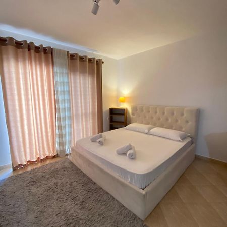 Myslym Shyri Studio 2 Tirana Kültér fotó