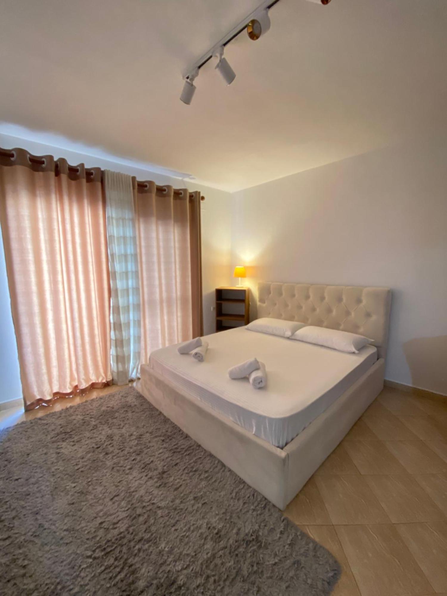 Myslym Shyri Studio 2 Tirana Kültér fotó